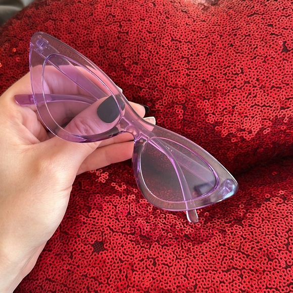 Sunglssses. - Picture 3 of 4